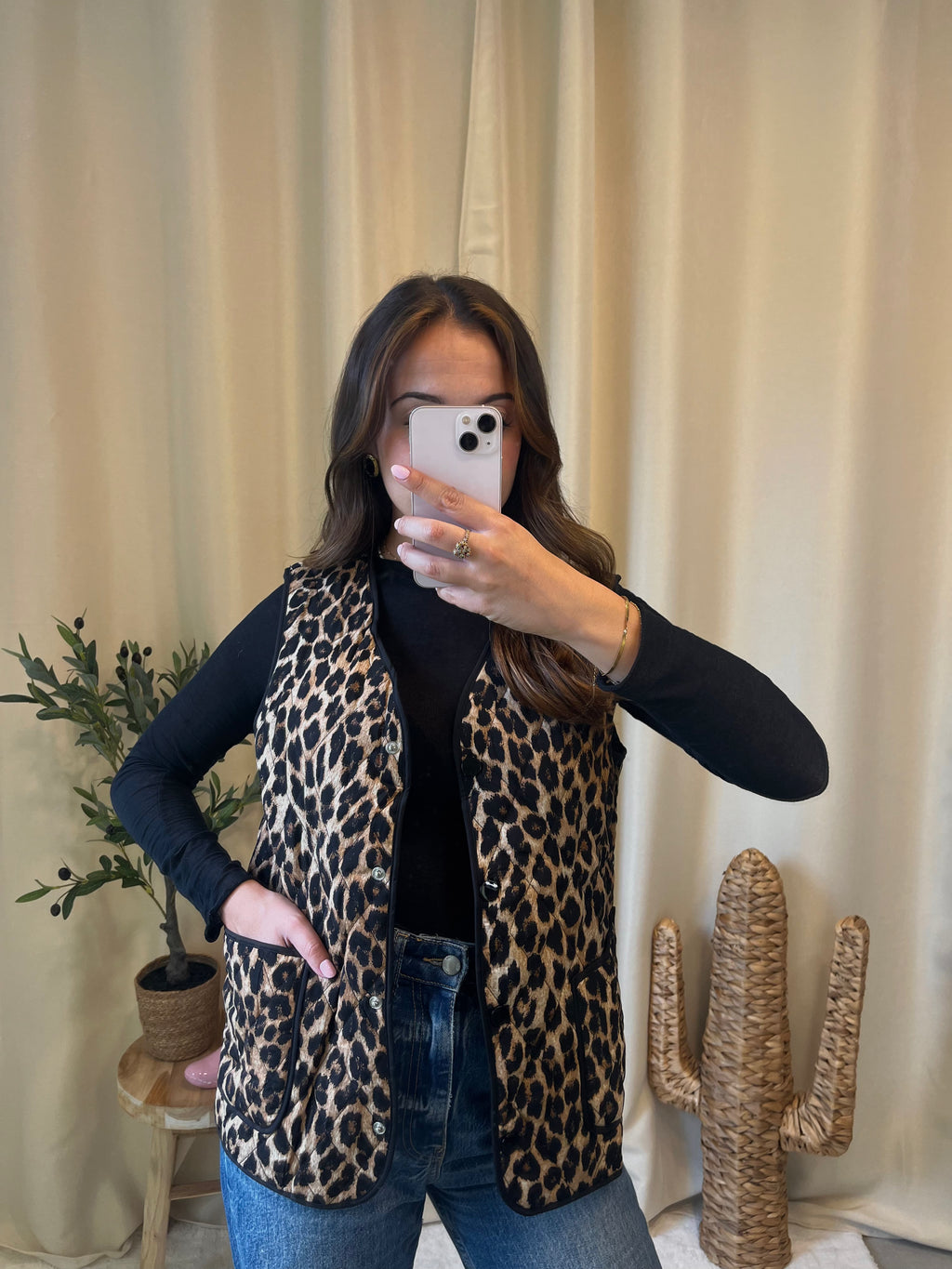 Veste sans manches léopard Naya